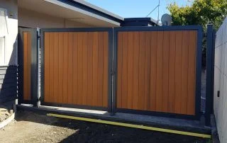 Industrial swing gate