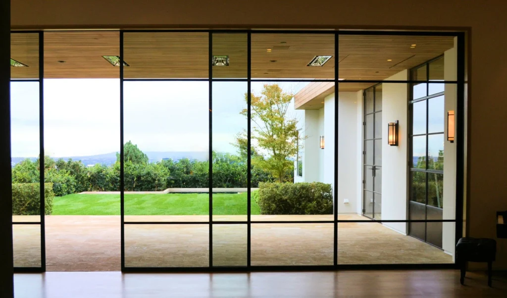 Sliding automatic glass door