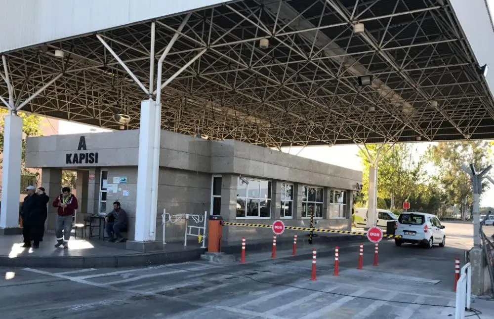 Automatic barrier gate system for secure vehicle access control at commercial and high-security entrances by Techno-Inn Pakistan