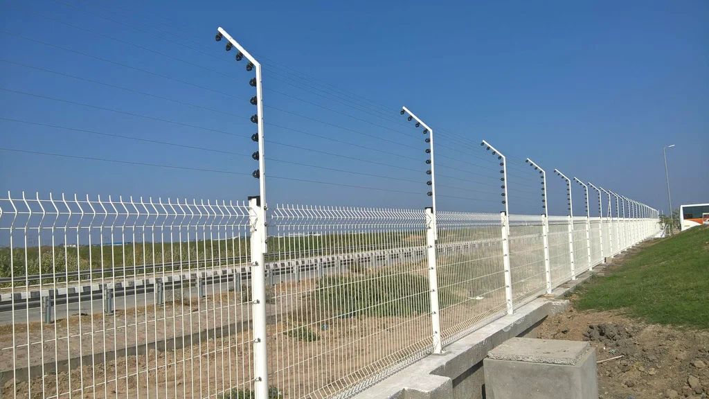 High security electric perimeter fence system for industrial and critical area protection